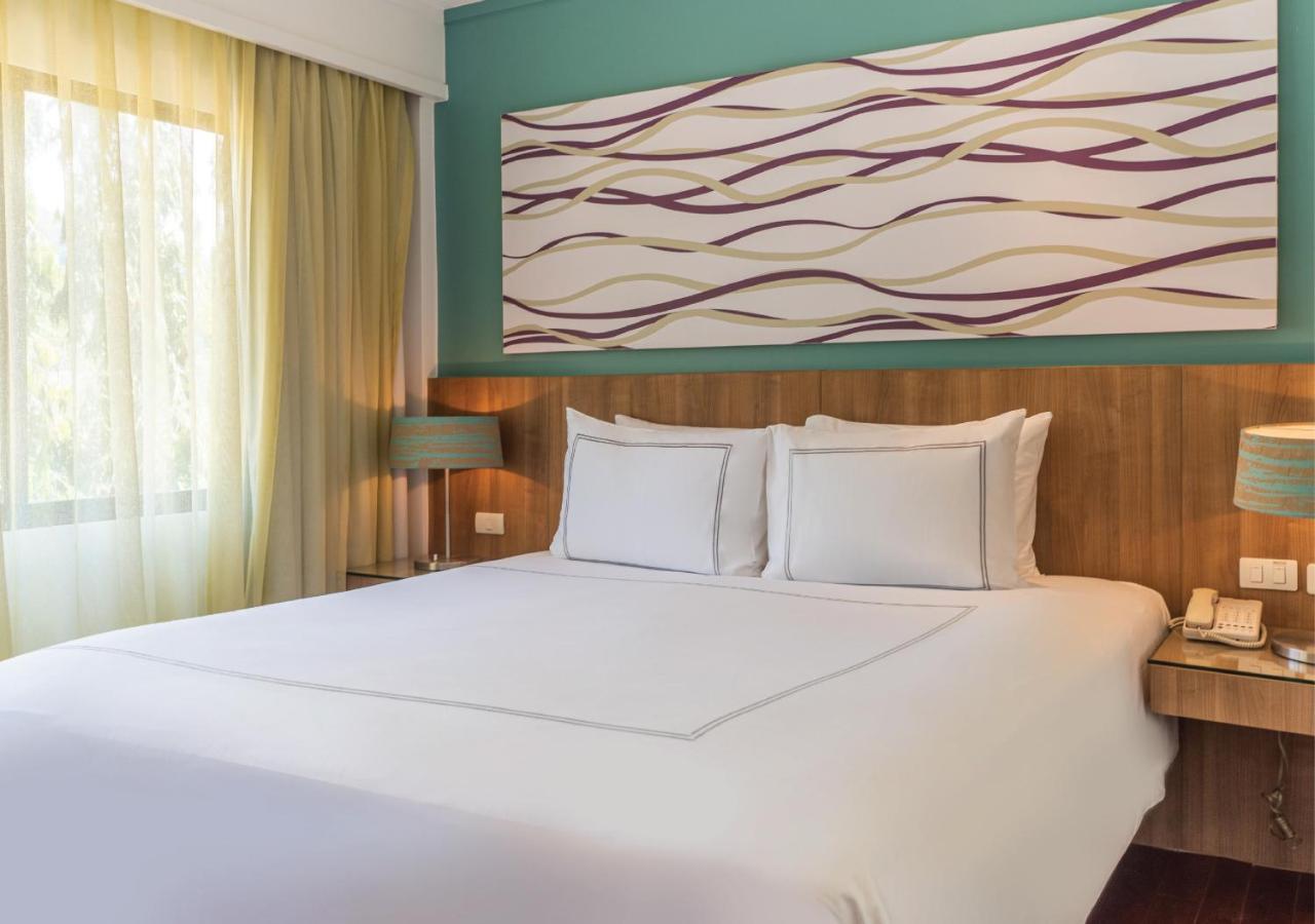 Radisson Resort And Suites Phuket Kamala Plajı Dış mekan fotoğraf